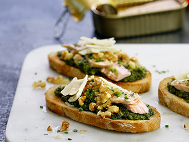 Bruschetta with Sirena Tuna Slices, Pesto & Walnuts